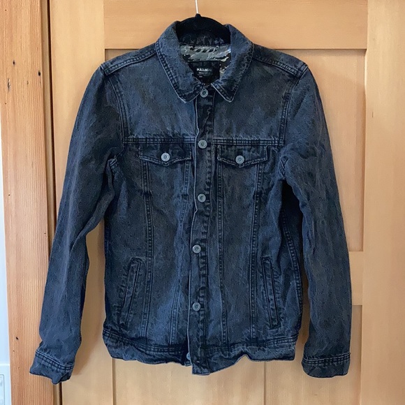 Pull & Bear denim jacket - Picture 3 of 6